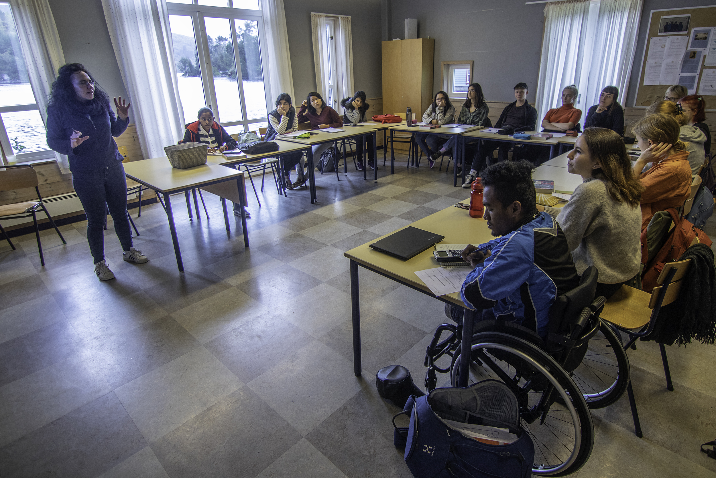 Diverse class of students 